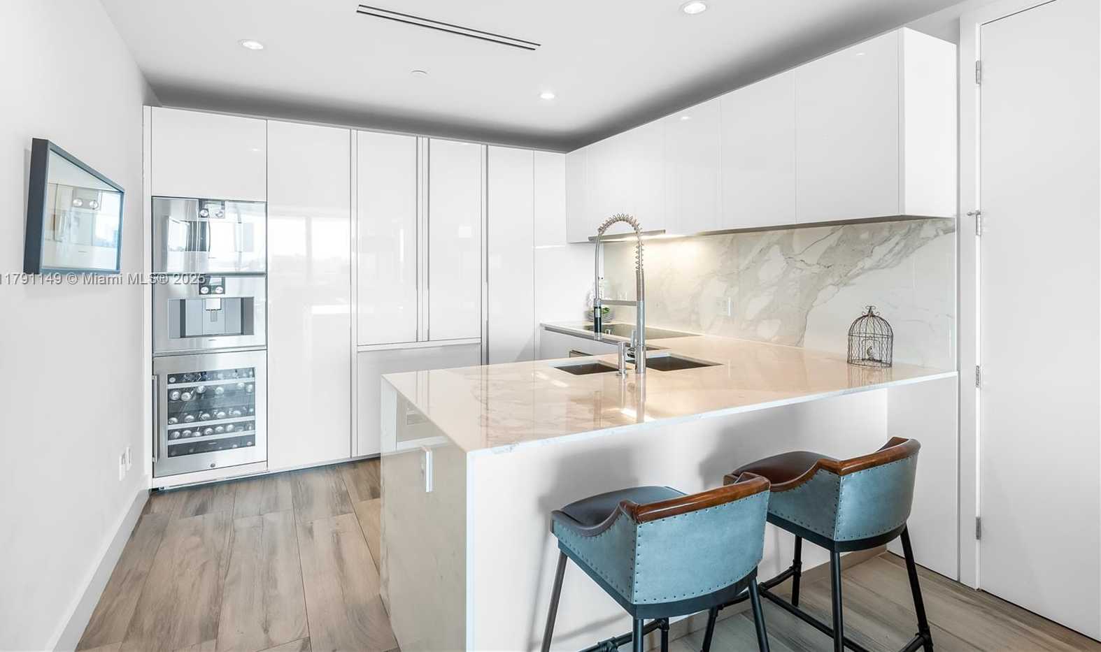 Small Image of 10201 COLLINS AVE #605, Bal Harbour Number 9