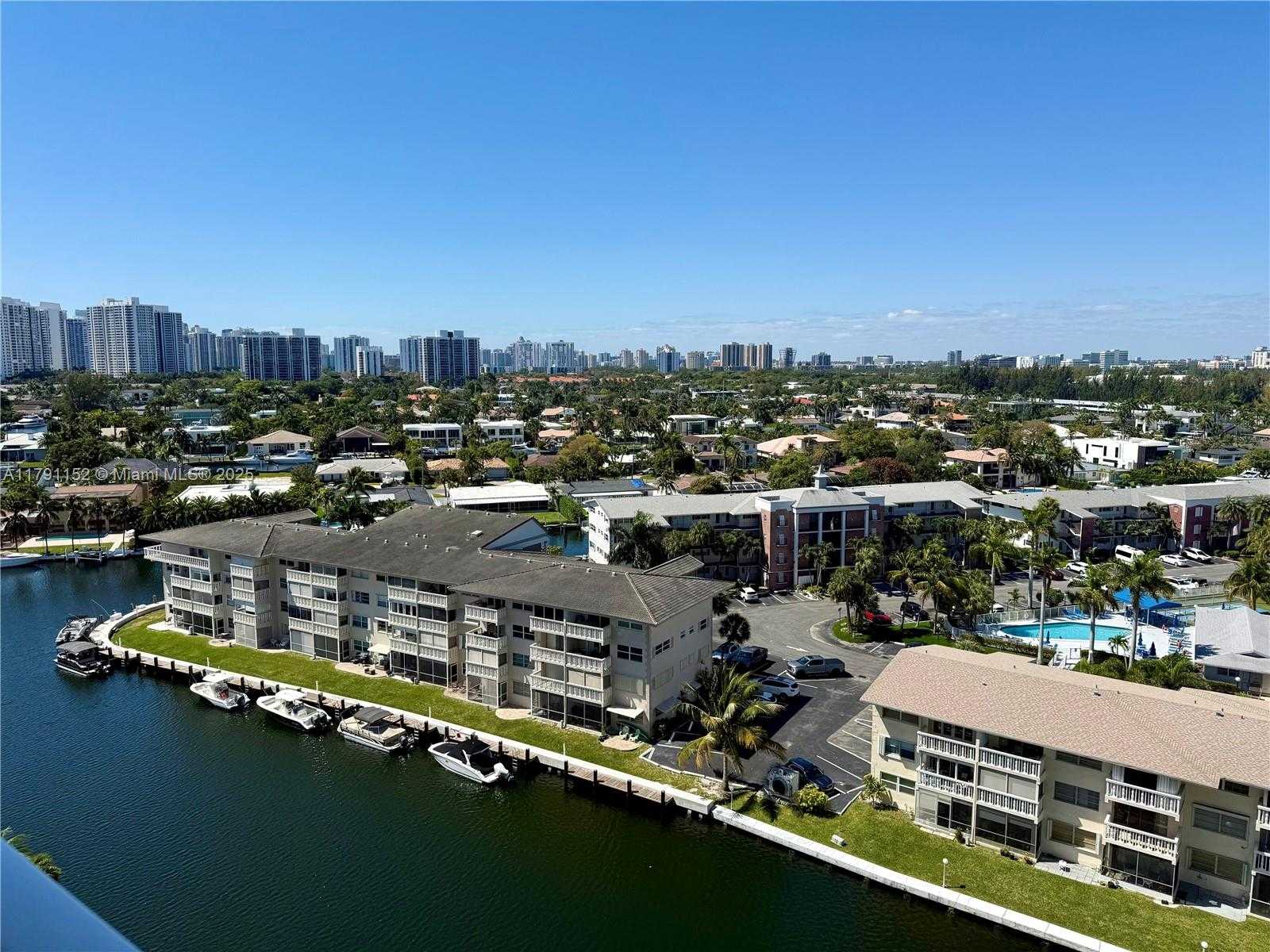 Small Image of 427 GOLDEN ISLES DR #12D, Hallandale Beach Number 2