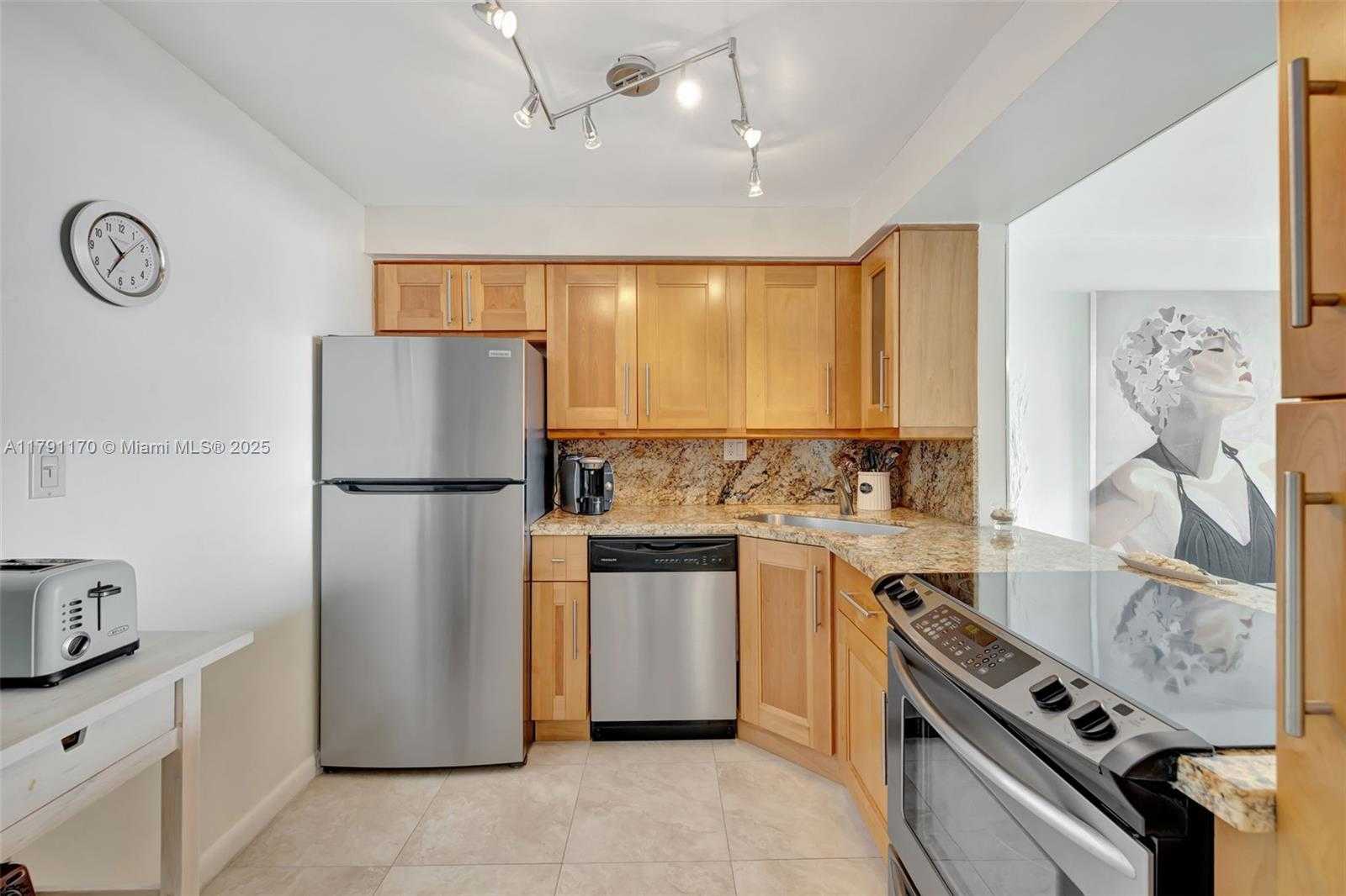Small Image of 1400 SOUTH OCEAN DR #1001, Hollywood Number 6