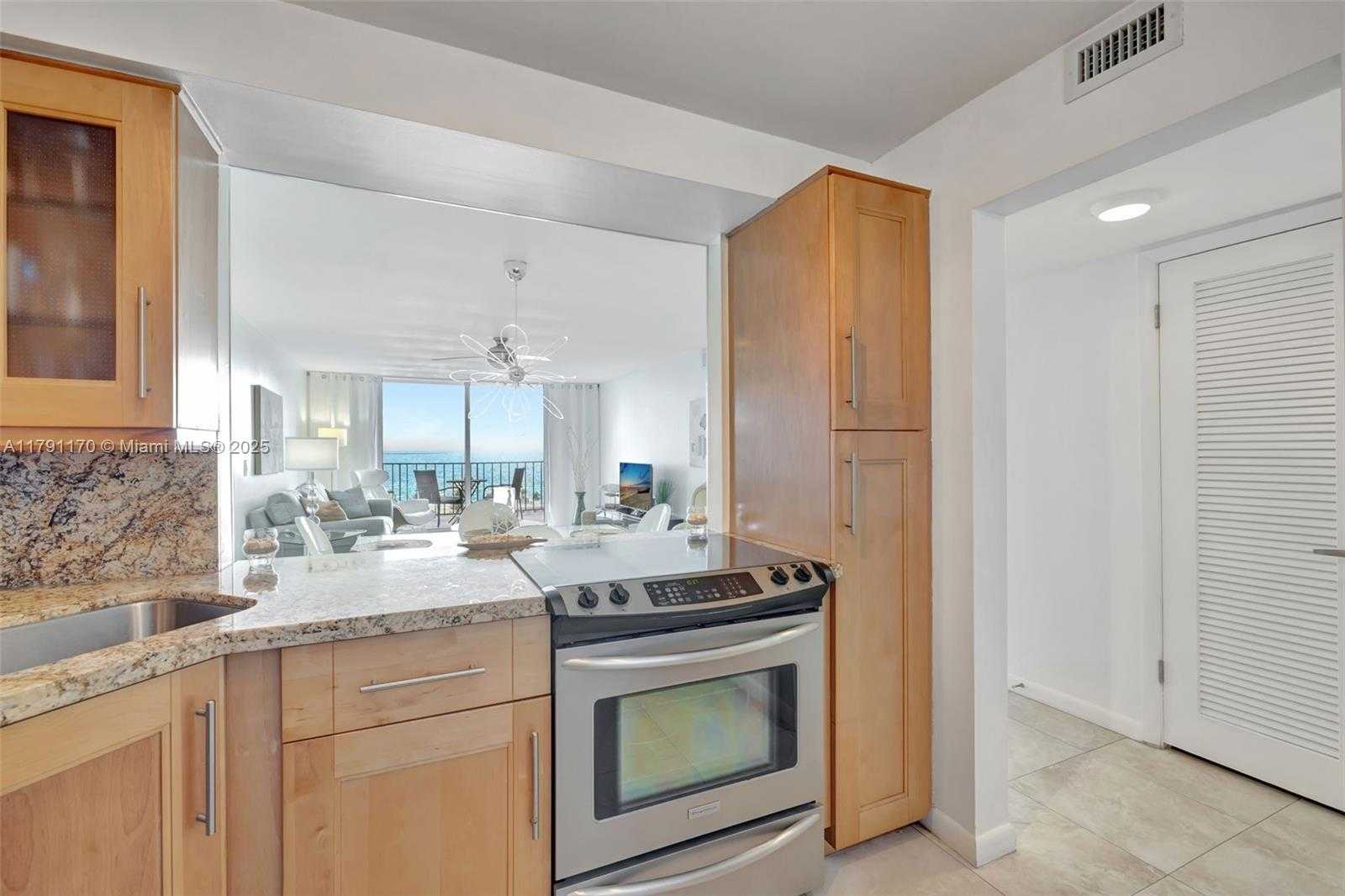 Small Image of 1400 SOUTH OCEAN DR #1001, Hollywood Number 7