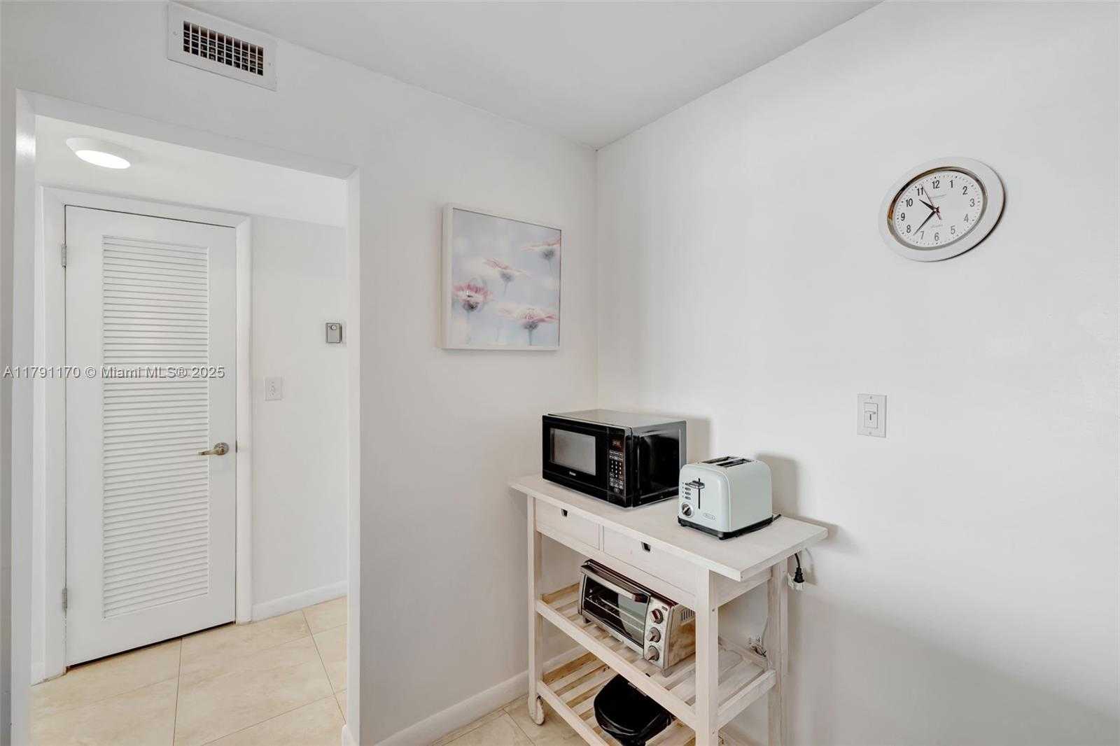 Small Image of 1400 SOUTH OCEAN DR #1001, Hollywood Number 9