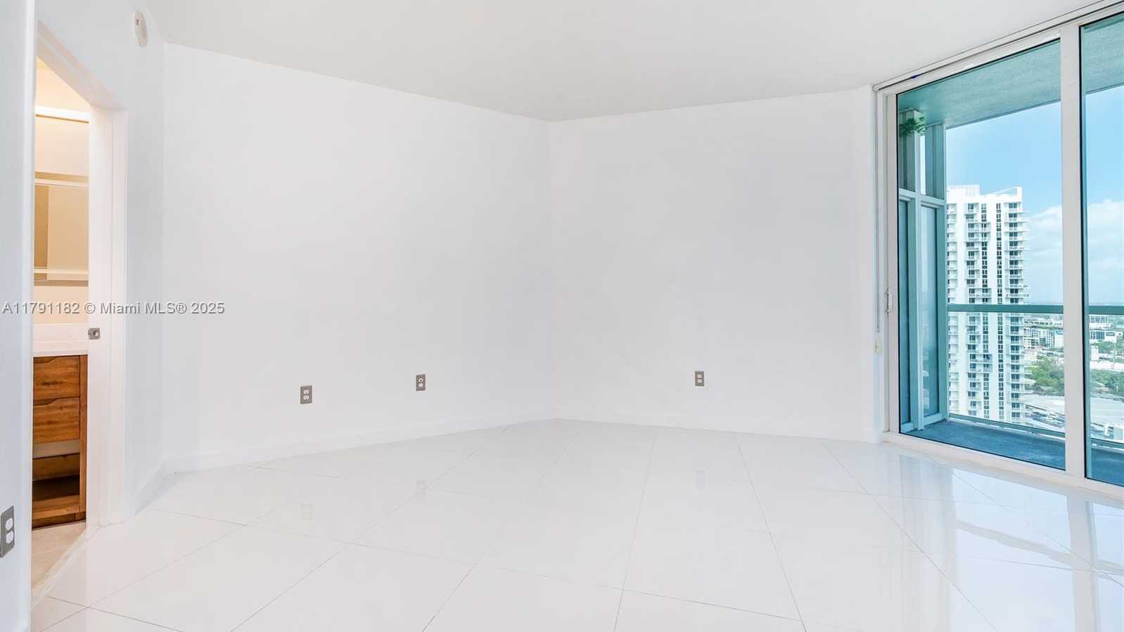 Small Image of 1900 NORTH BAYSHORE DR #2816, Miami Number 14
