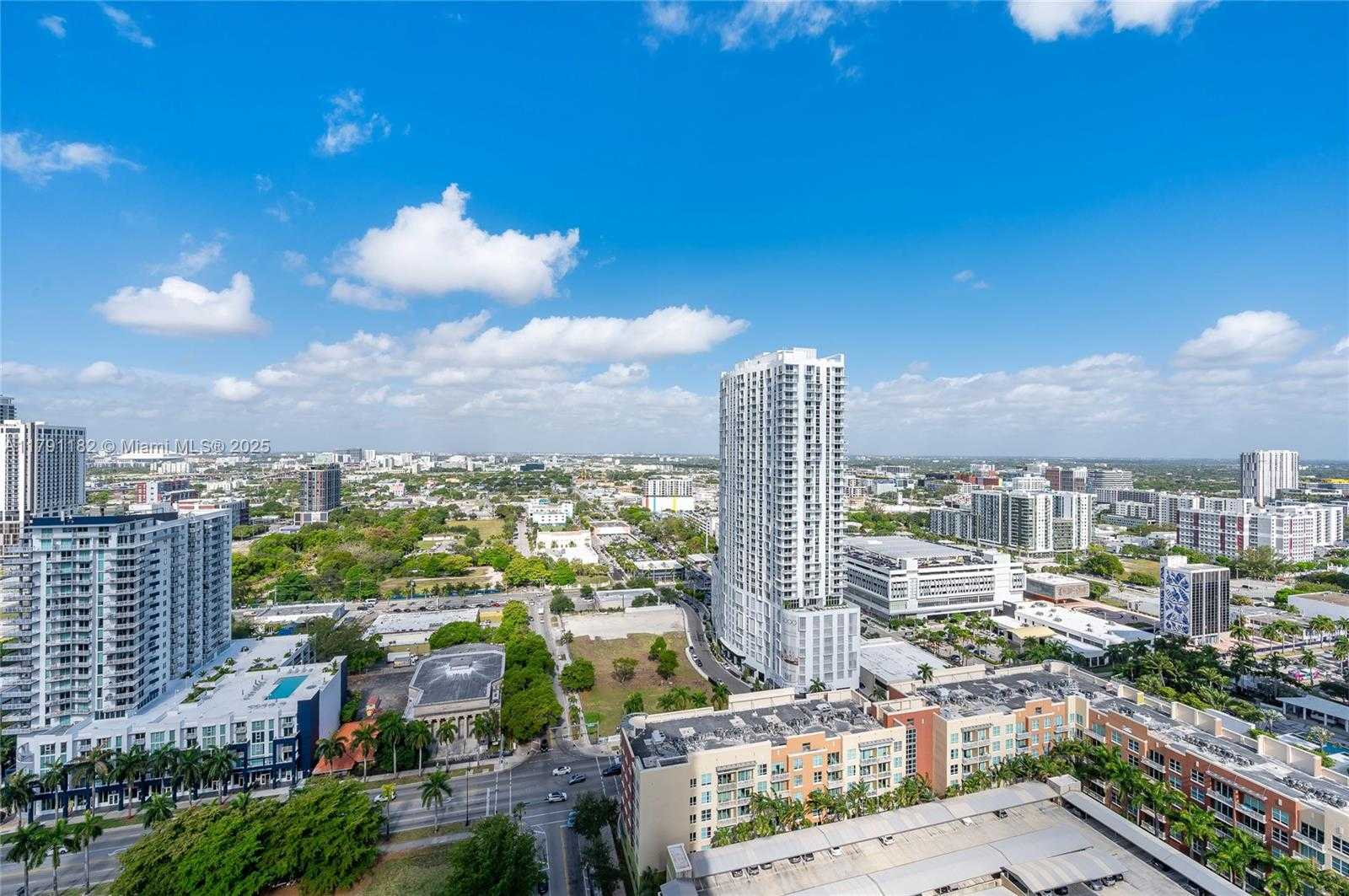 Small Image of 1900 NORTH BAYSHORE DR #2816, Miami Number 24