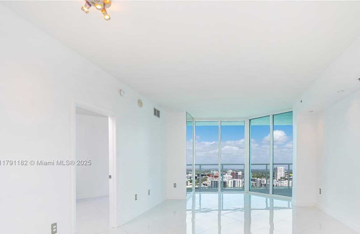 Small Image of 1900 NORTH BAYSHORE DR #2816, Miami Number 3