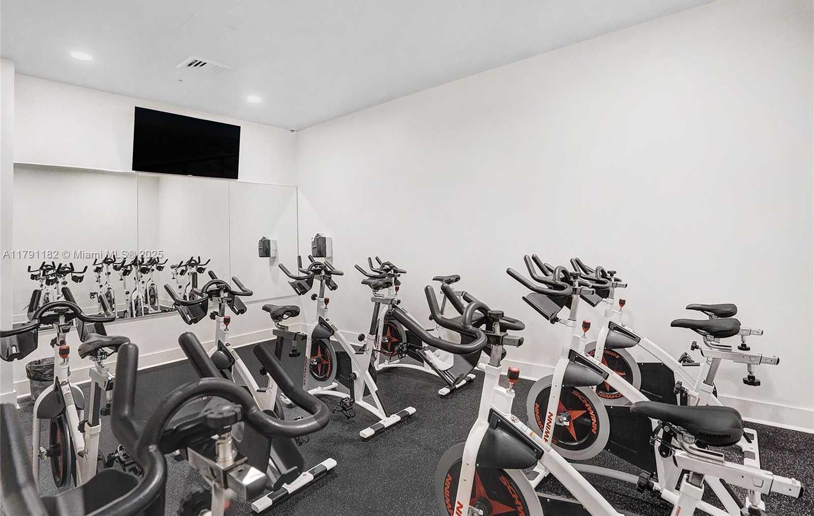 Small Image of 1900 NORTH BAYSHORE DR #2816, Miami Number 38