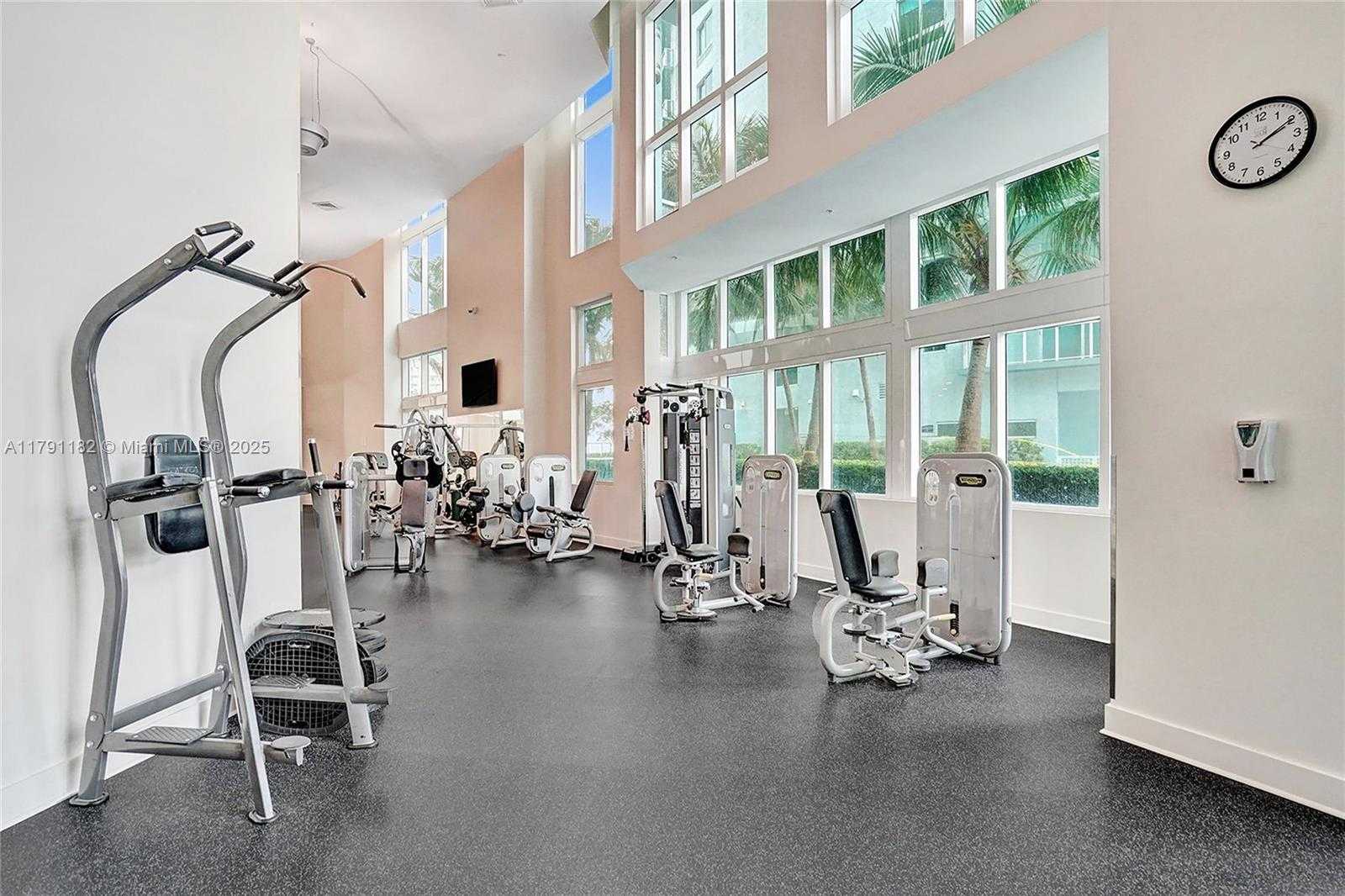 Small Image of 1900 NORTH BAYSHORE DR #2816, Miami Number 39