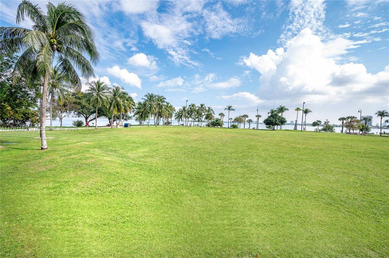 Small Image of 1900 NORTH BAYSHORE DR #2816, Miami Number 45