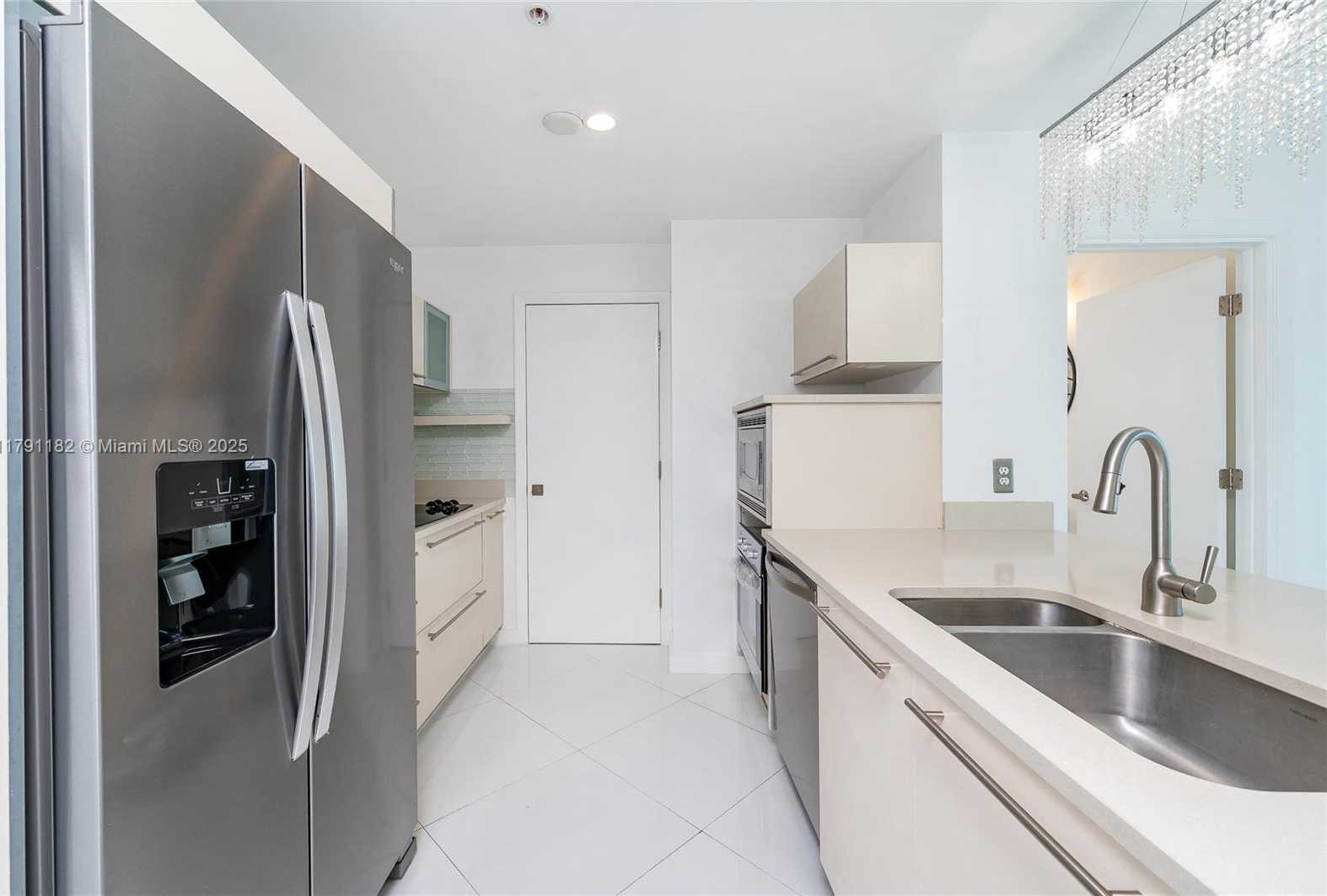 Small Image of 1900 NORTH BAYSHORE DR #2816, Miami Number 8