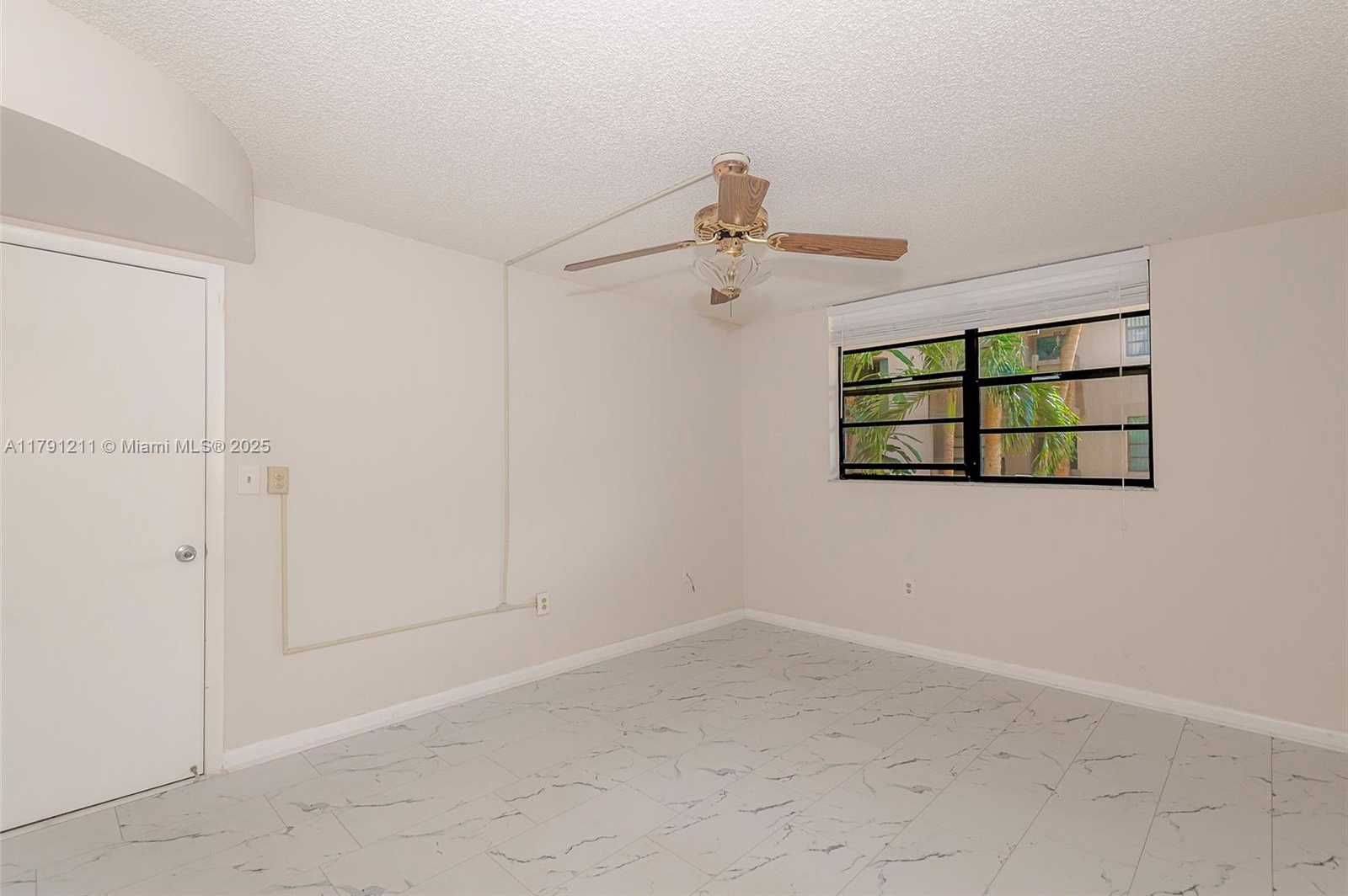 Small Image of 1100 COLONY POINT CIR #208, Pembroke Pines Number 15