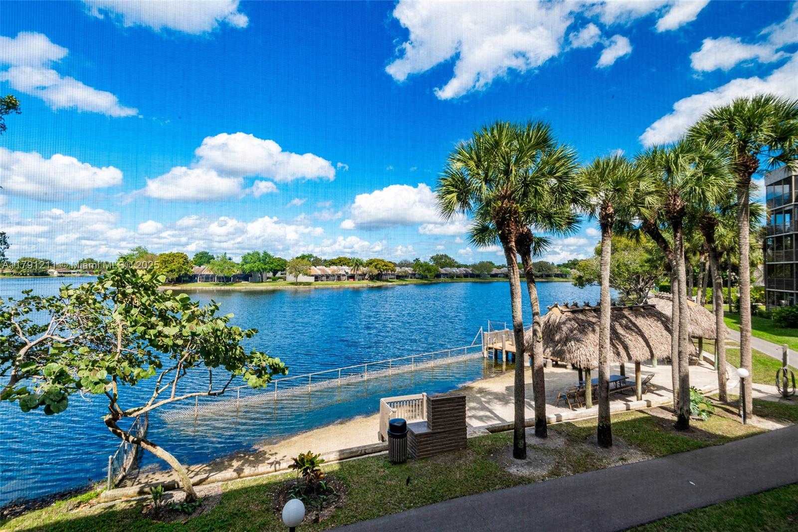 Small Image of 1100 COLONY POINT CIR #208, Pembroke Pines Number 2
