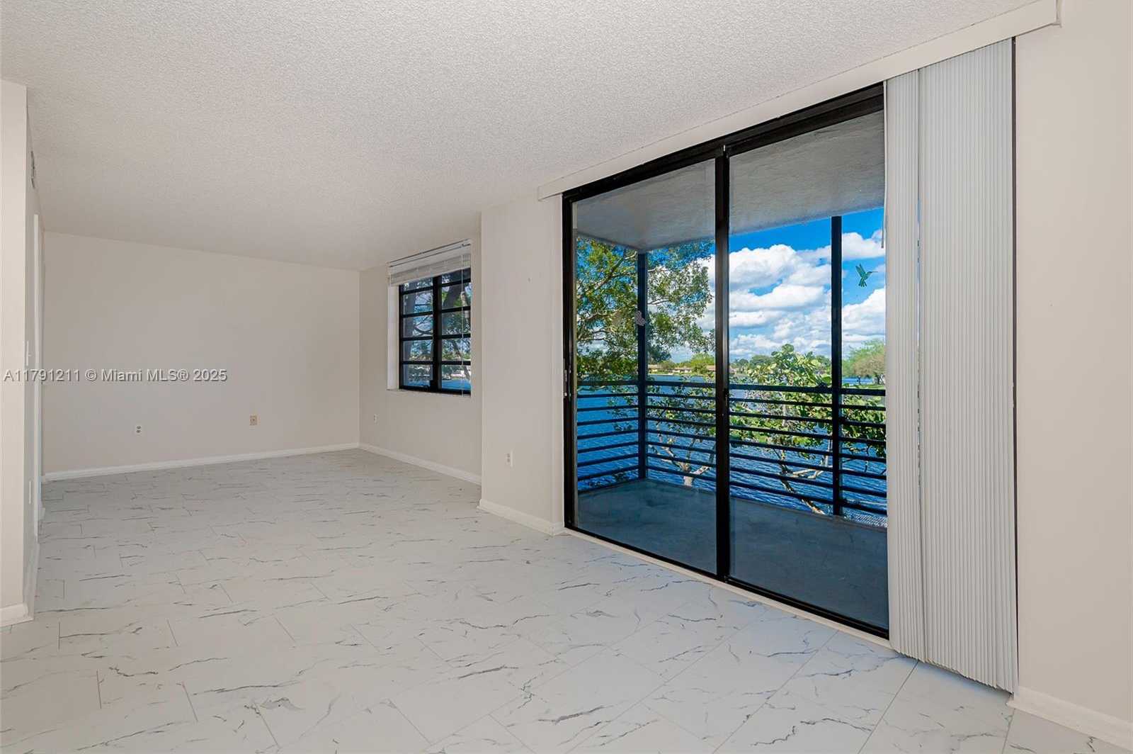 Small Image of 1100 COLONY POINT CIR #208, Pembroke Pines Number 22