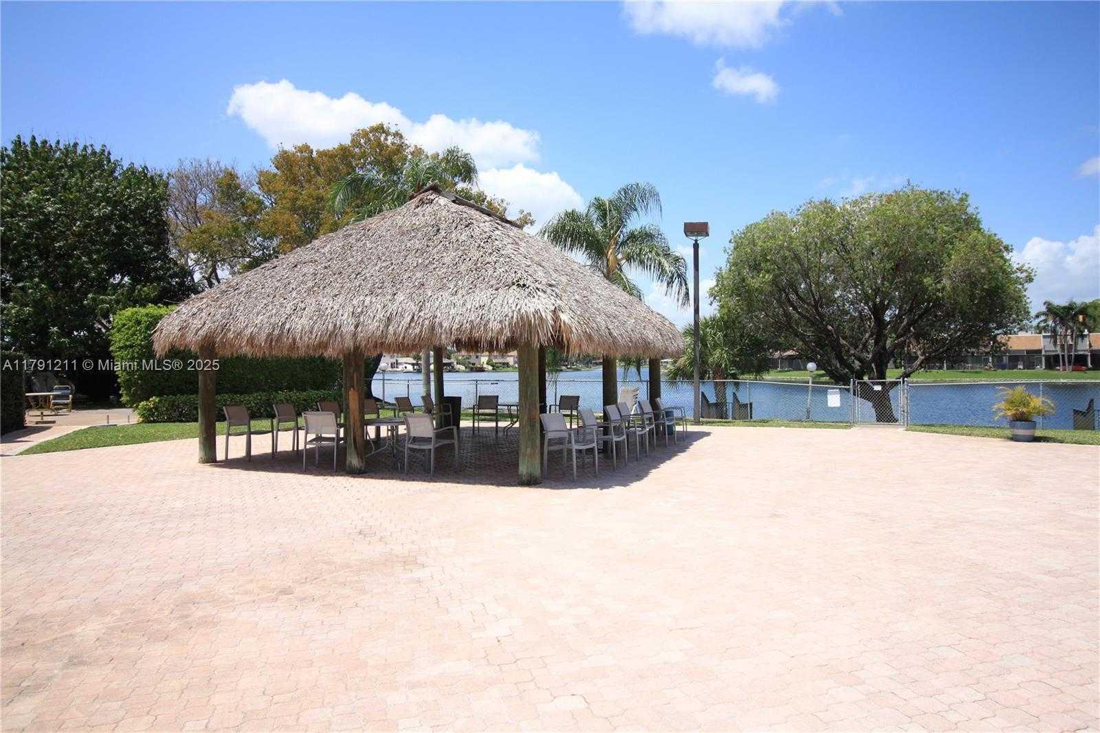 Small Image of 1100 COLONY POINT CIR #208, Pembroke Pines Number 37