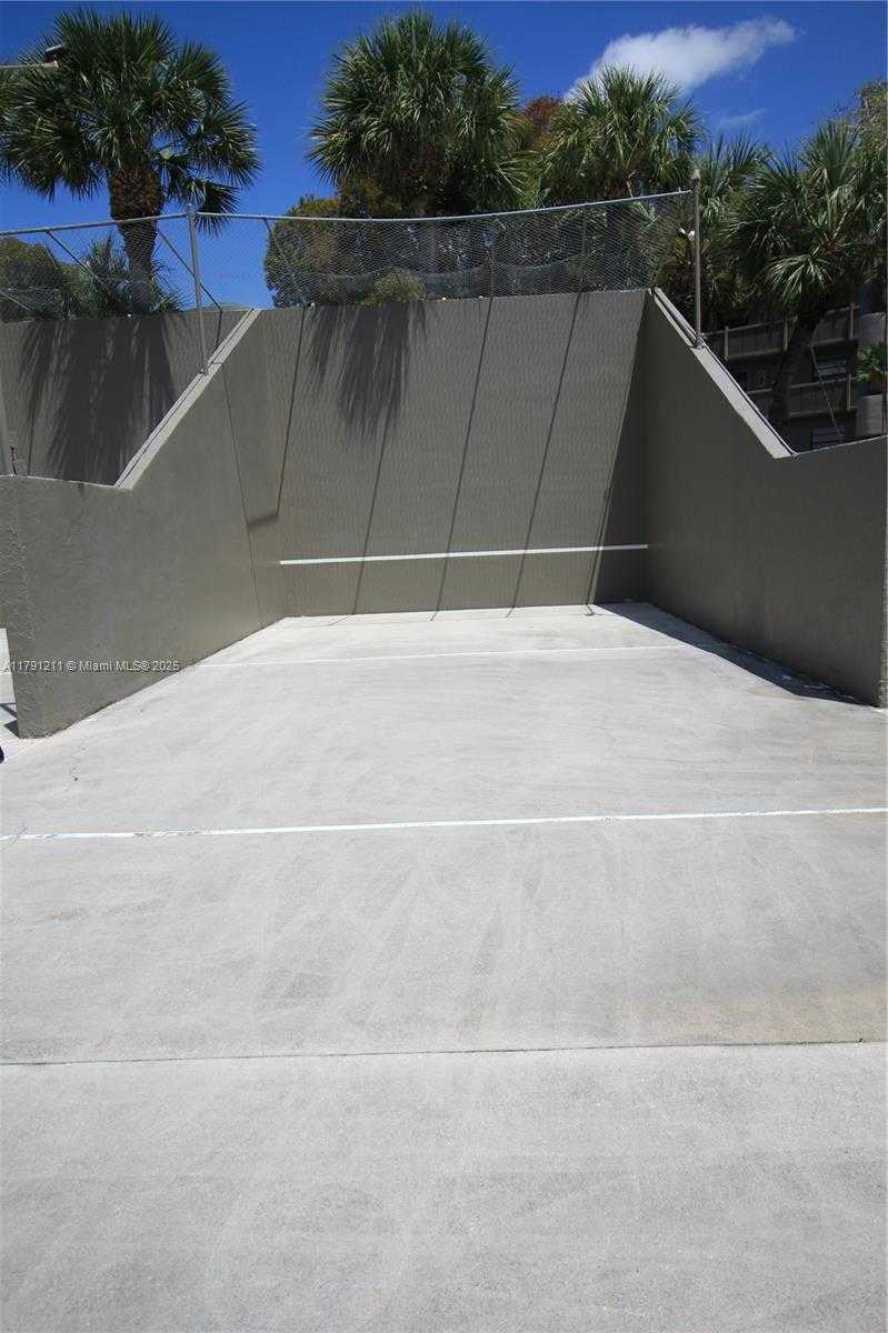 Small Image of 1100 COLONY POINT CIR #208, Pembroke Pines Number 41