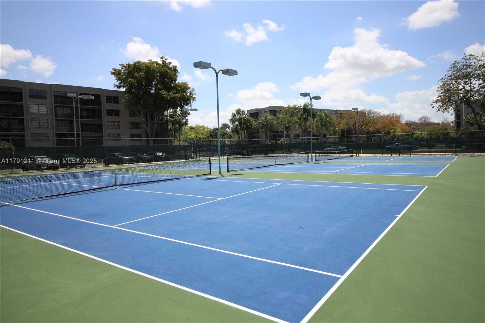Small Image of 1100 COLONY POINT CIR #208, Pembroke Pines Number 42