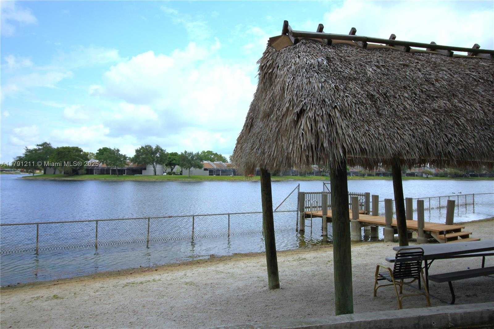 Small Image of 1100 COLONY POINT CIR #208, Pembroke Pines Number 44