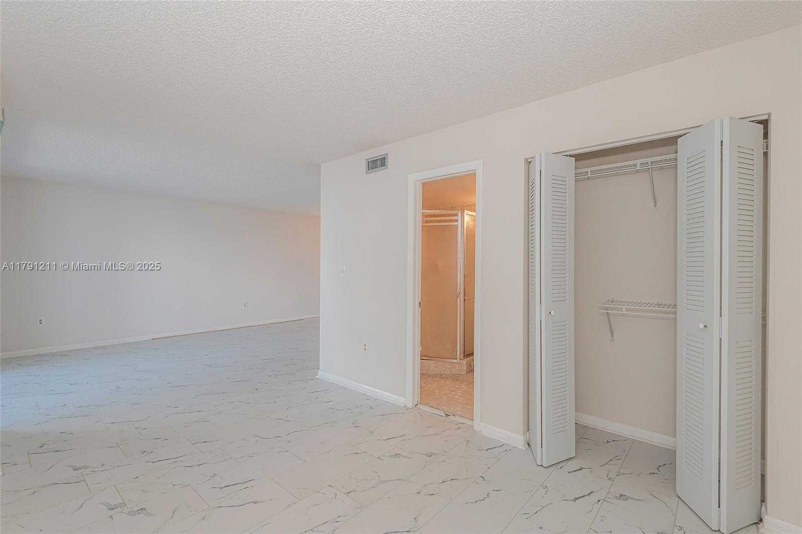 Small Image of 1100 COLONY POINT CIR #208, Pembroke Pines Number 8