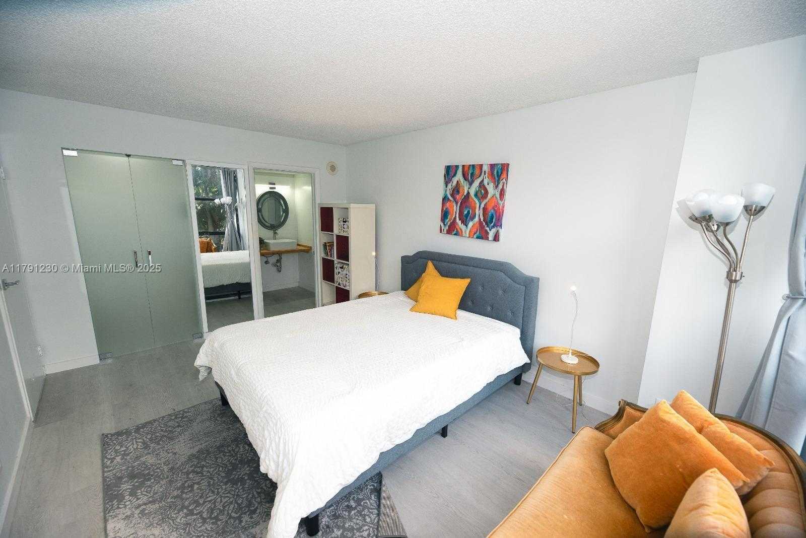 Small Image of 17021 NORTH BAY RD #207, Sunny Isles Beach Number 11