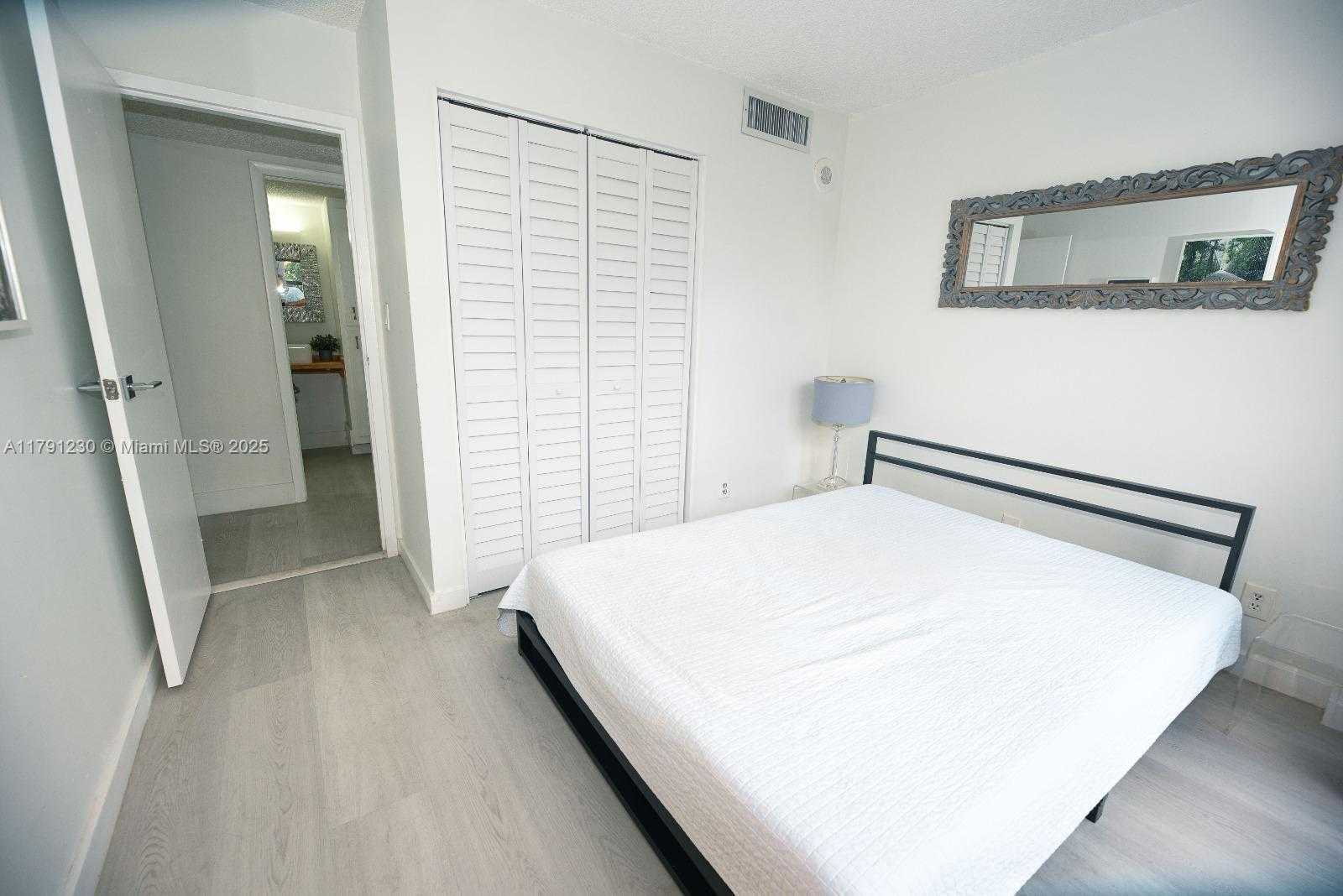 Small Image of 17021 NORTH BAY RD #207, Sunny Isles Beach Number 13