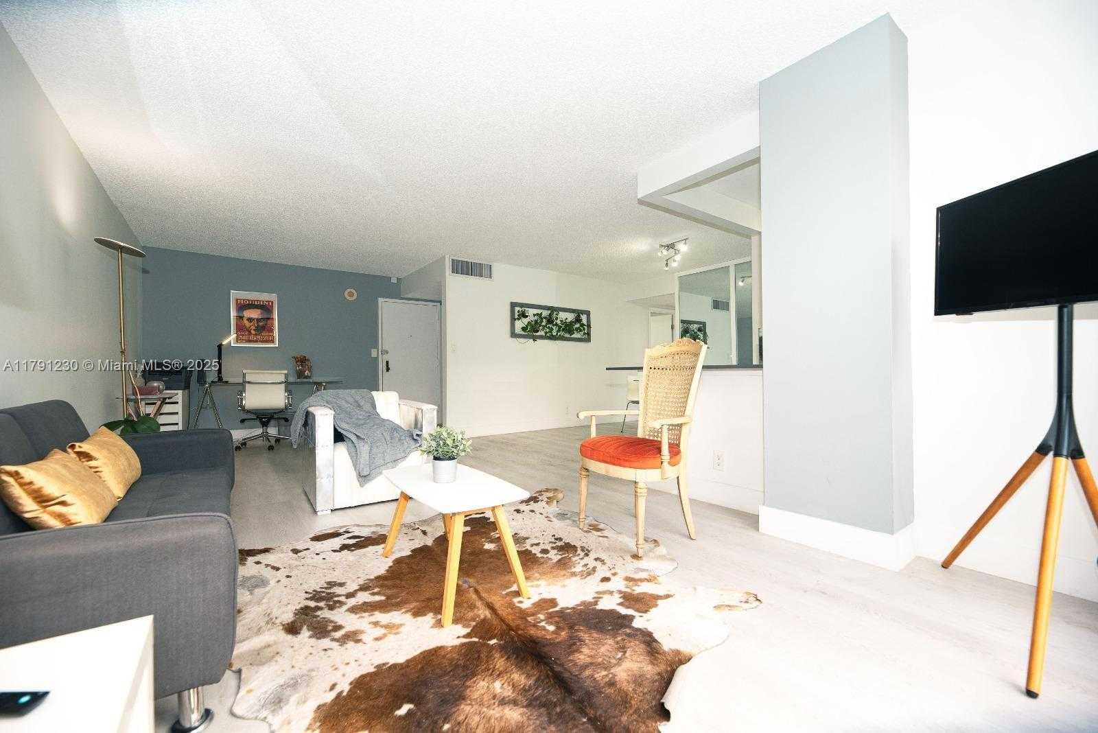 Small Image of 17021 NORTH BAY RD #207, Sunny Isles Beach Number 4