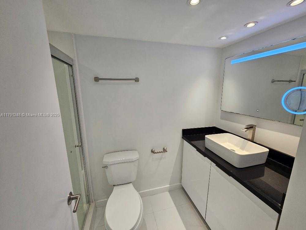 Small Image of 18051 BISCAYNE BLVD #1704, Aventura Number 10