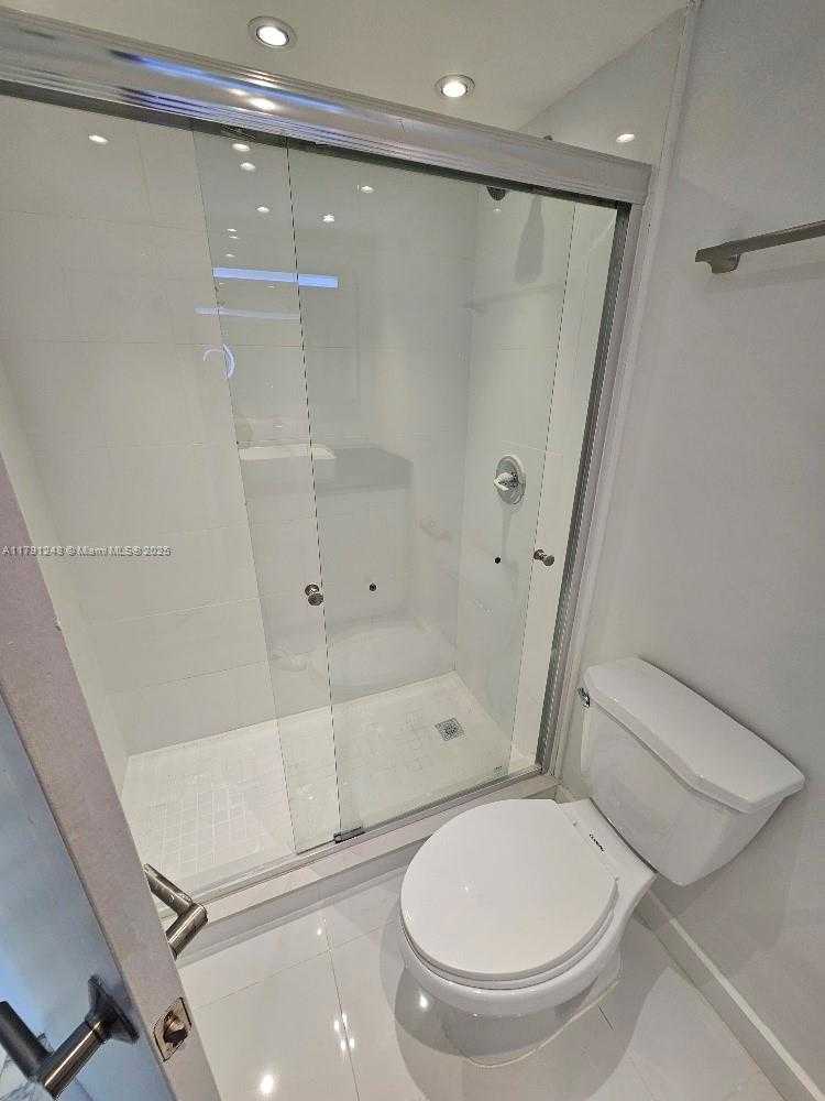 Small Image of 18051 BISCAYNE BLVD #1704, Aventura Number 11