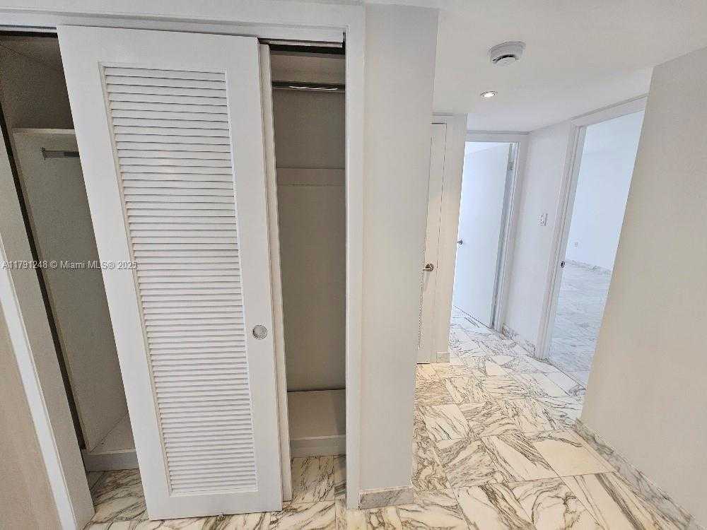 Small Image of 18051 BISCAYNE BLVD #1704, Aventura Number 12