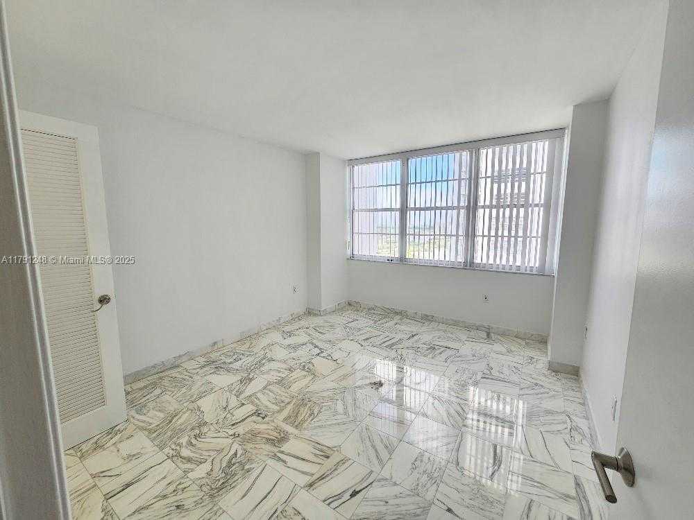Small Image of 18051 BISCAYNE BLVD #1704, Aventura Number 14