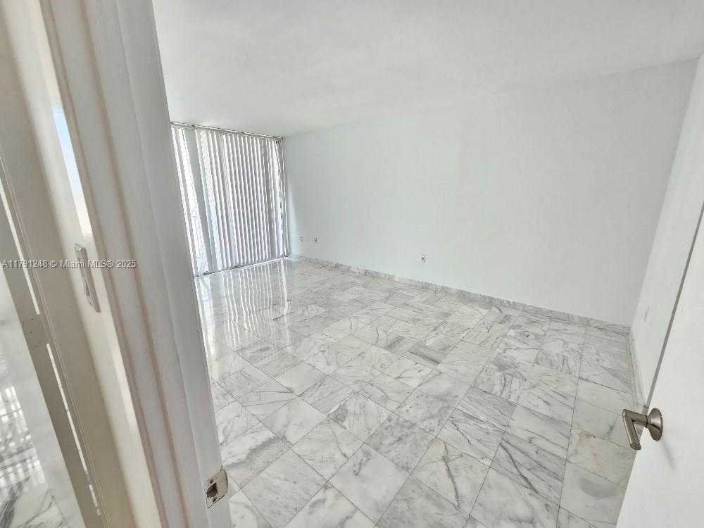 Small Image of 18051 BISCAYNE BLVD #1704, Aventura Number 16