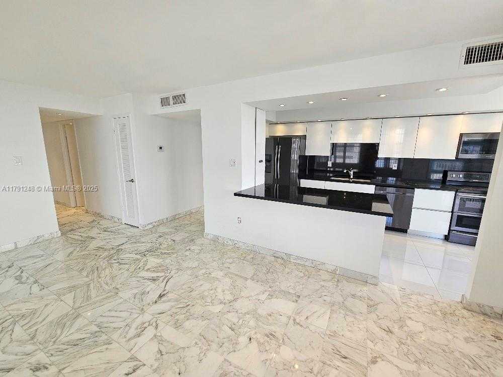 Small Image of 18051 BISCAYNE BLVD #1704, Aventura Number 2