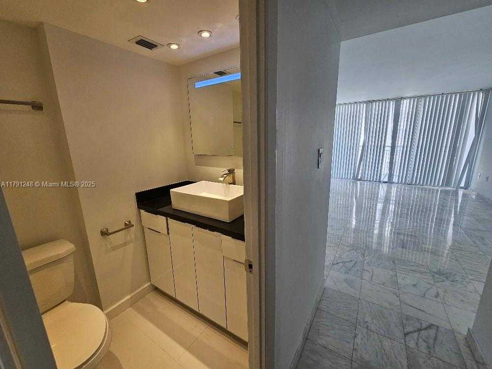 Small Image of 18051 BISCAYNE BLVD #1704, Aventura Number 25
