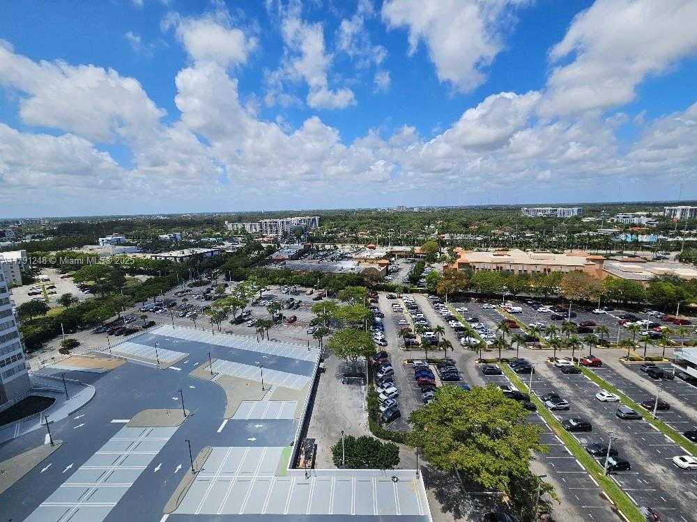 Small Image of 18051 BISCAYNE BLVD #1704, Aventura Number 29