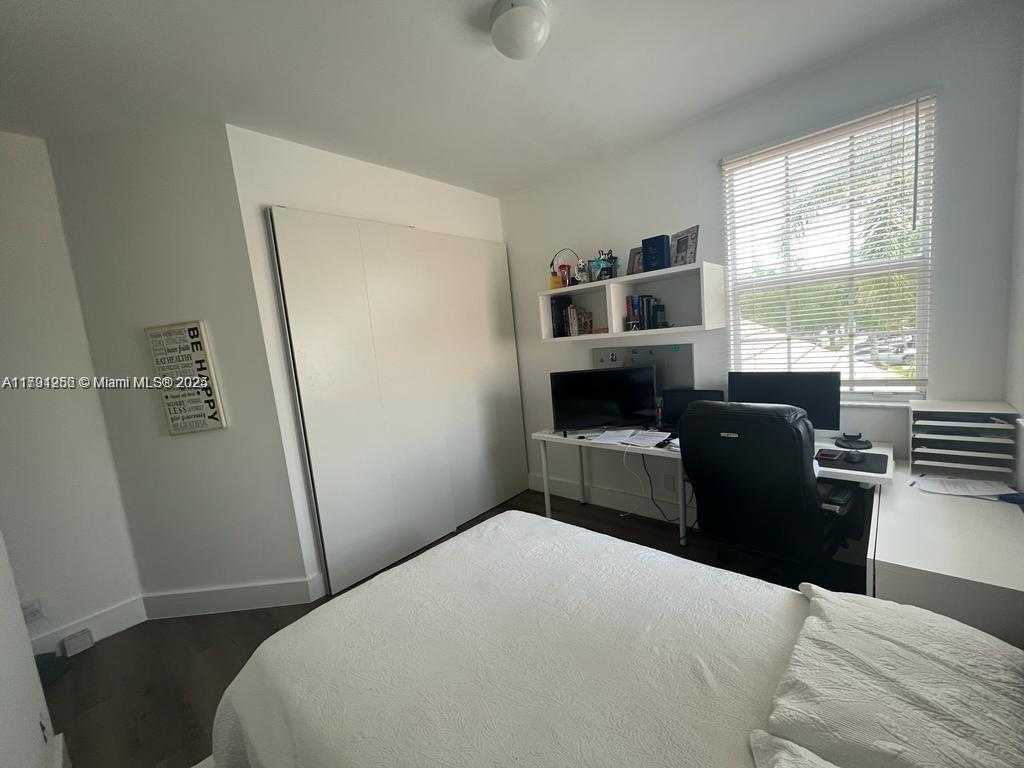 Small Image of 1380 CORONADO RD, Weston Number 17