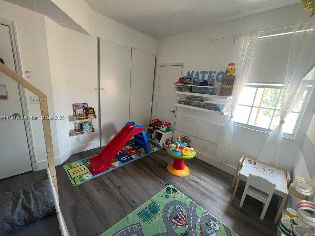 Small Image of 1380 CORONADO RD, Weston Number 18