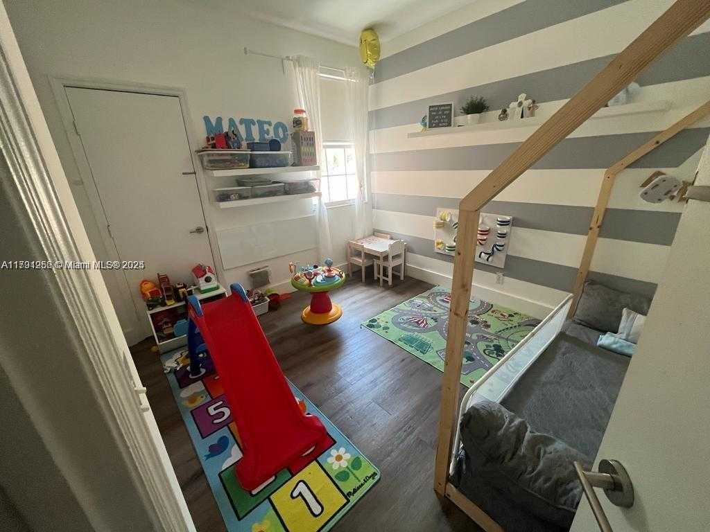 Small Image of 1380 CORONADO RD, Weston Number 19