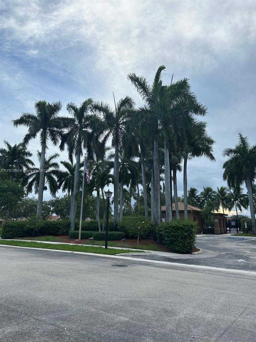 Small Image of 1380 CORONADO RD, Weston Number 39