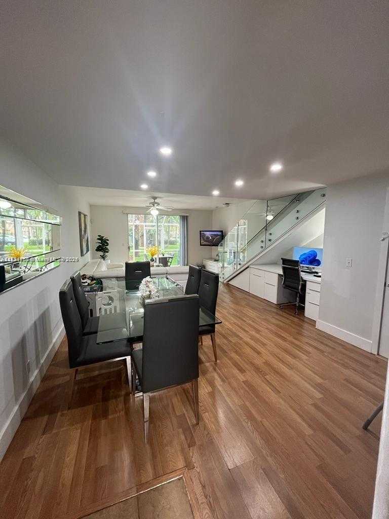 Small Image of 1380 CORONADO RD, Weston Number 4