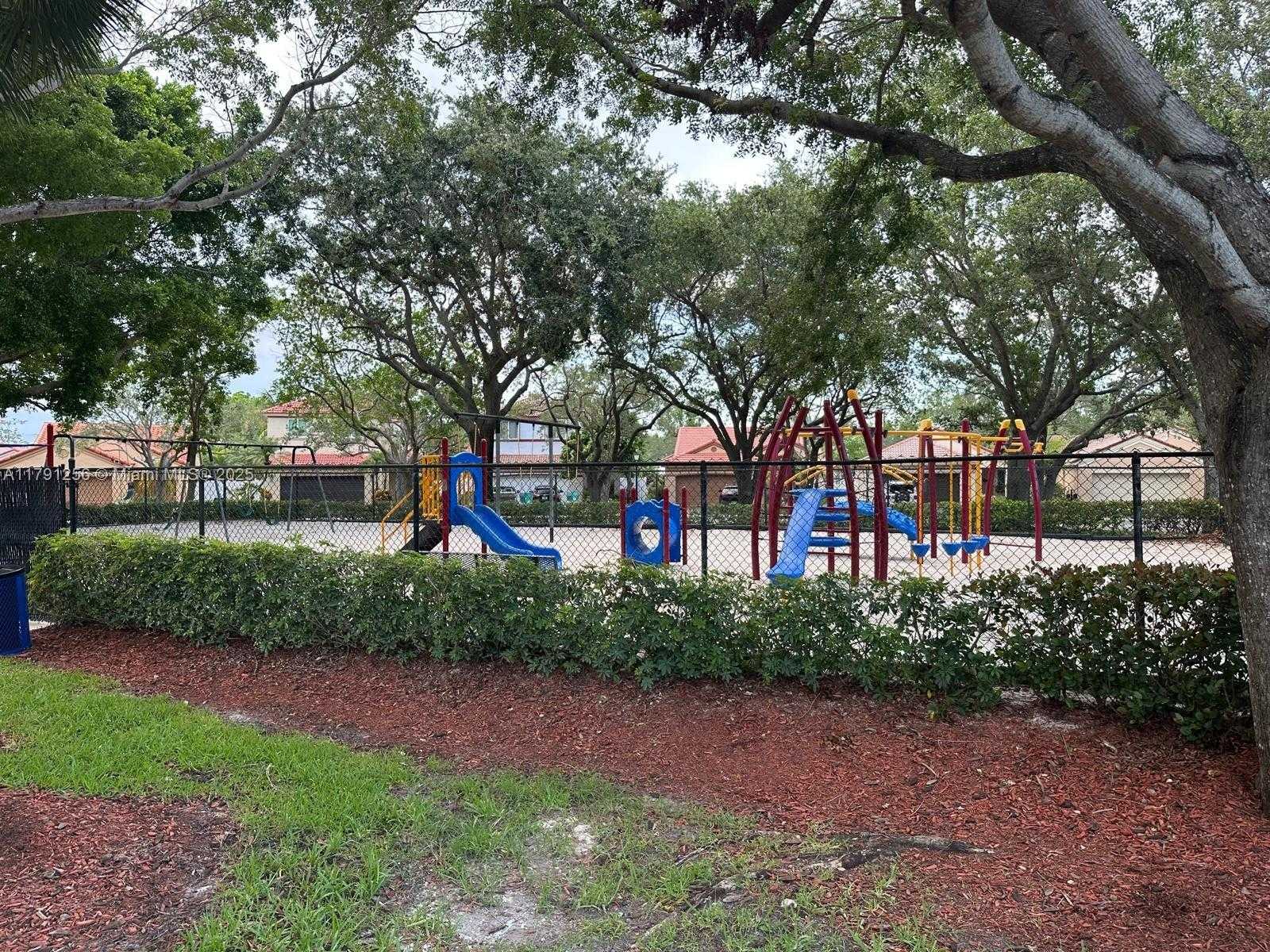 Small Image of 1380 CORONADO RD, Weston Number 41