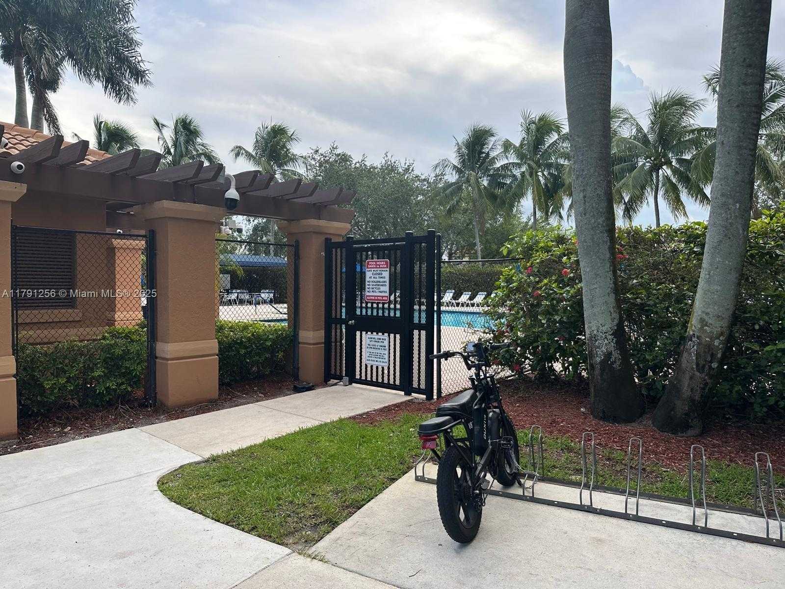 Small Image of 1380 CORONADO RD, Weston Number 42