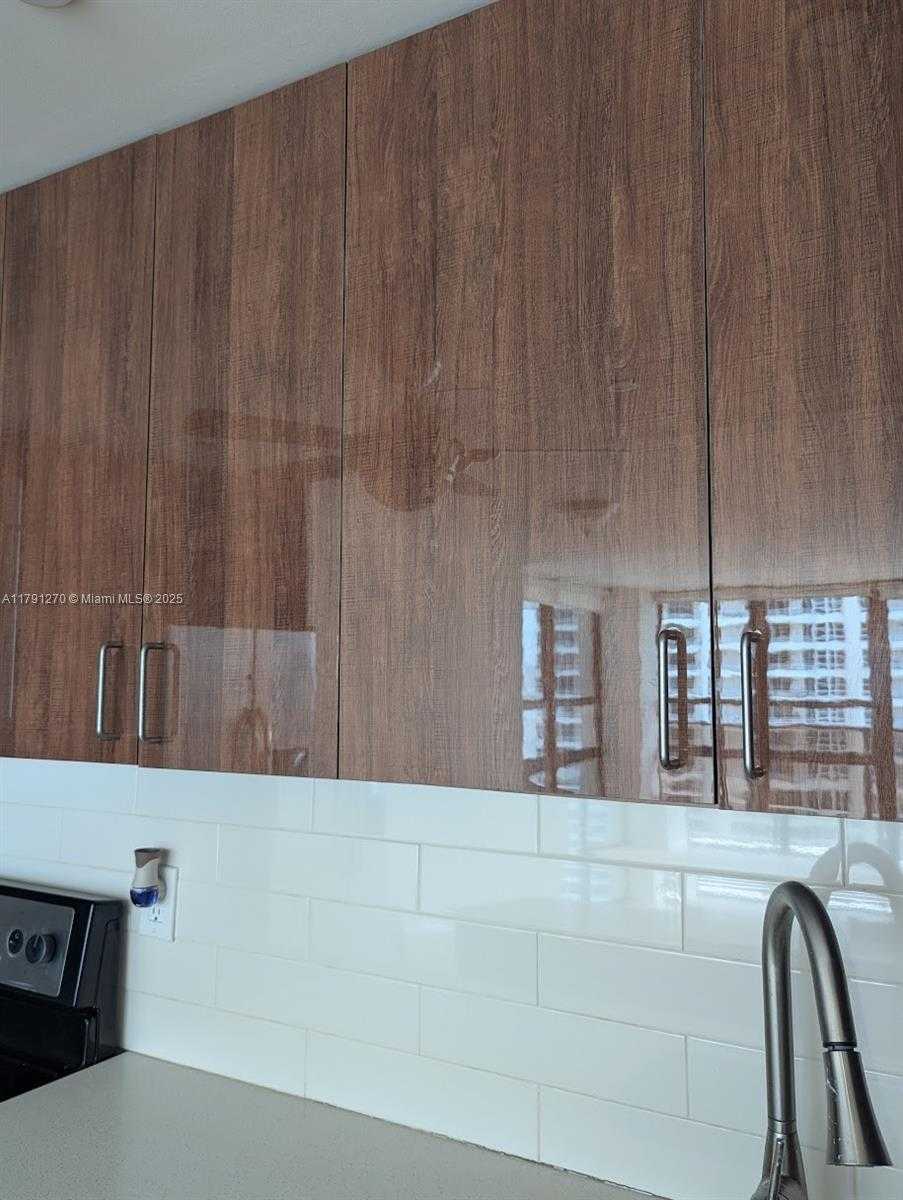 Small Image of 600 NORTH EAST 36TH ST #1804, Miami Number 14