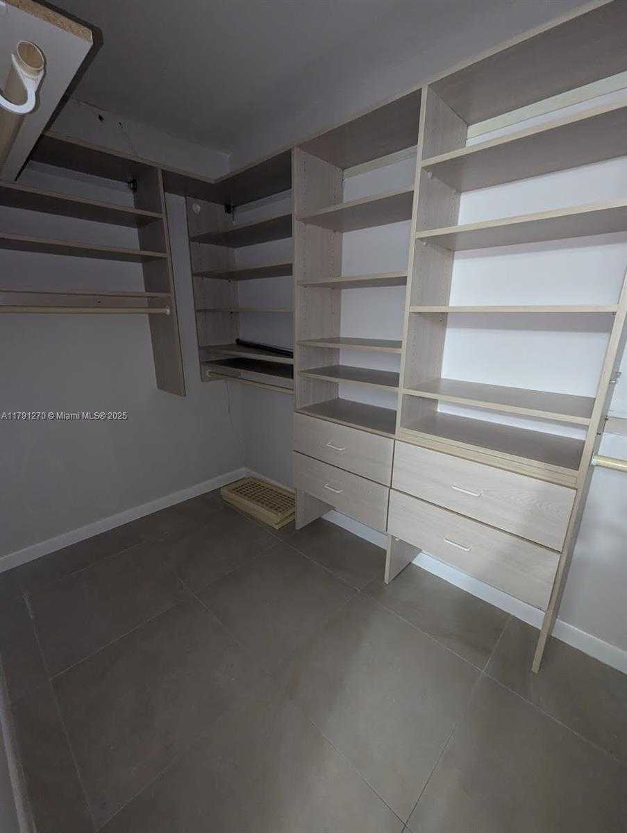 Small Image of 600 NORTH EAST 36TH ST #1804, Miami Number 18