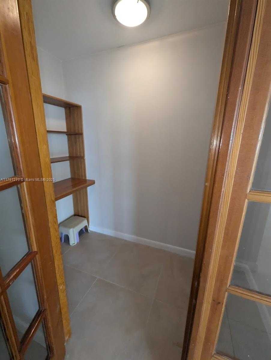 Small Image of 600 NORTH EAST 36TH ST #1804, Miami Number 23