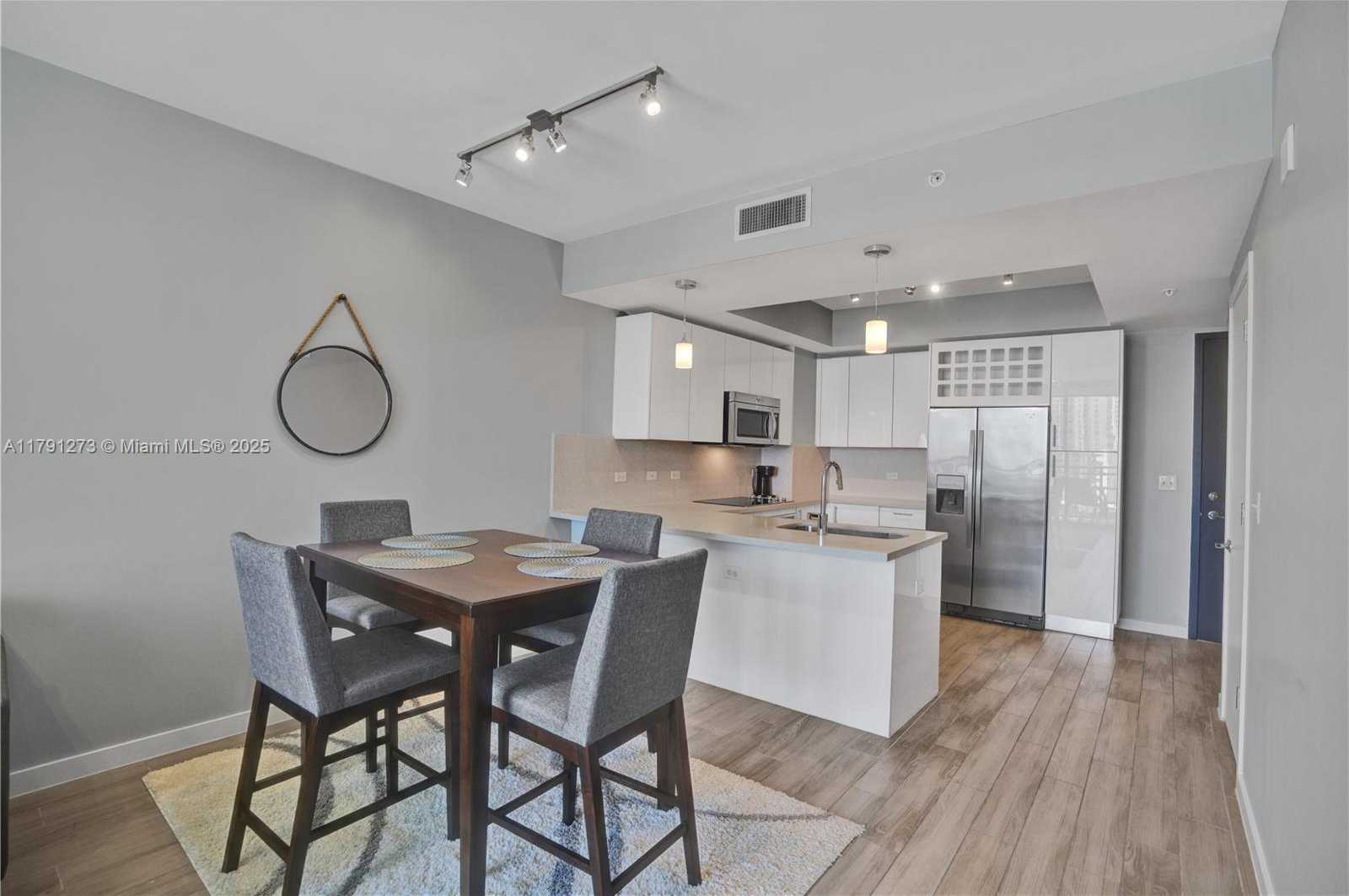 Small Image of 999 SOUTH WEST 1ST AVE #1710, Miami Number 4