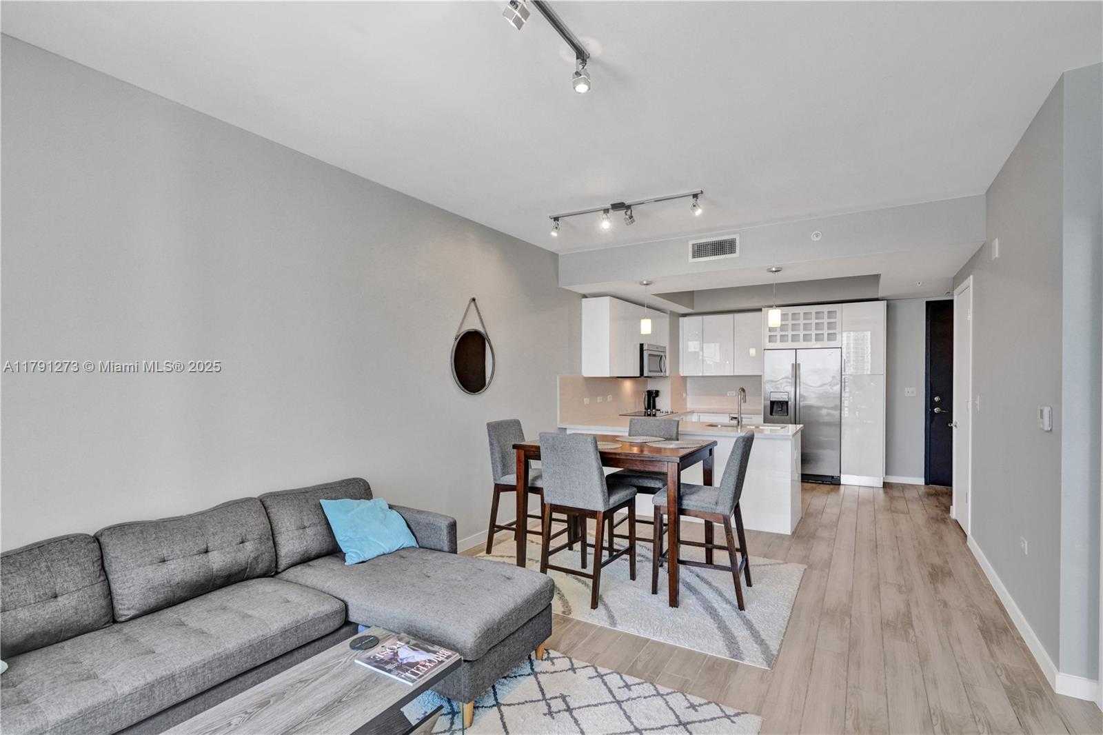 Small Image of 999 SOUTH WEST 1ST AVE #1710, Miami Number 6