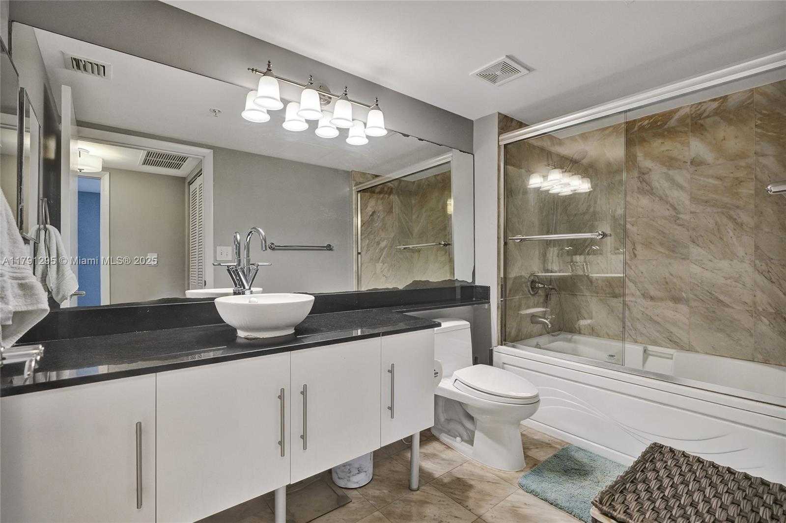 Small Image of 31 SOUTH EAST 5TH ST #1505, Miami Number 21