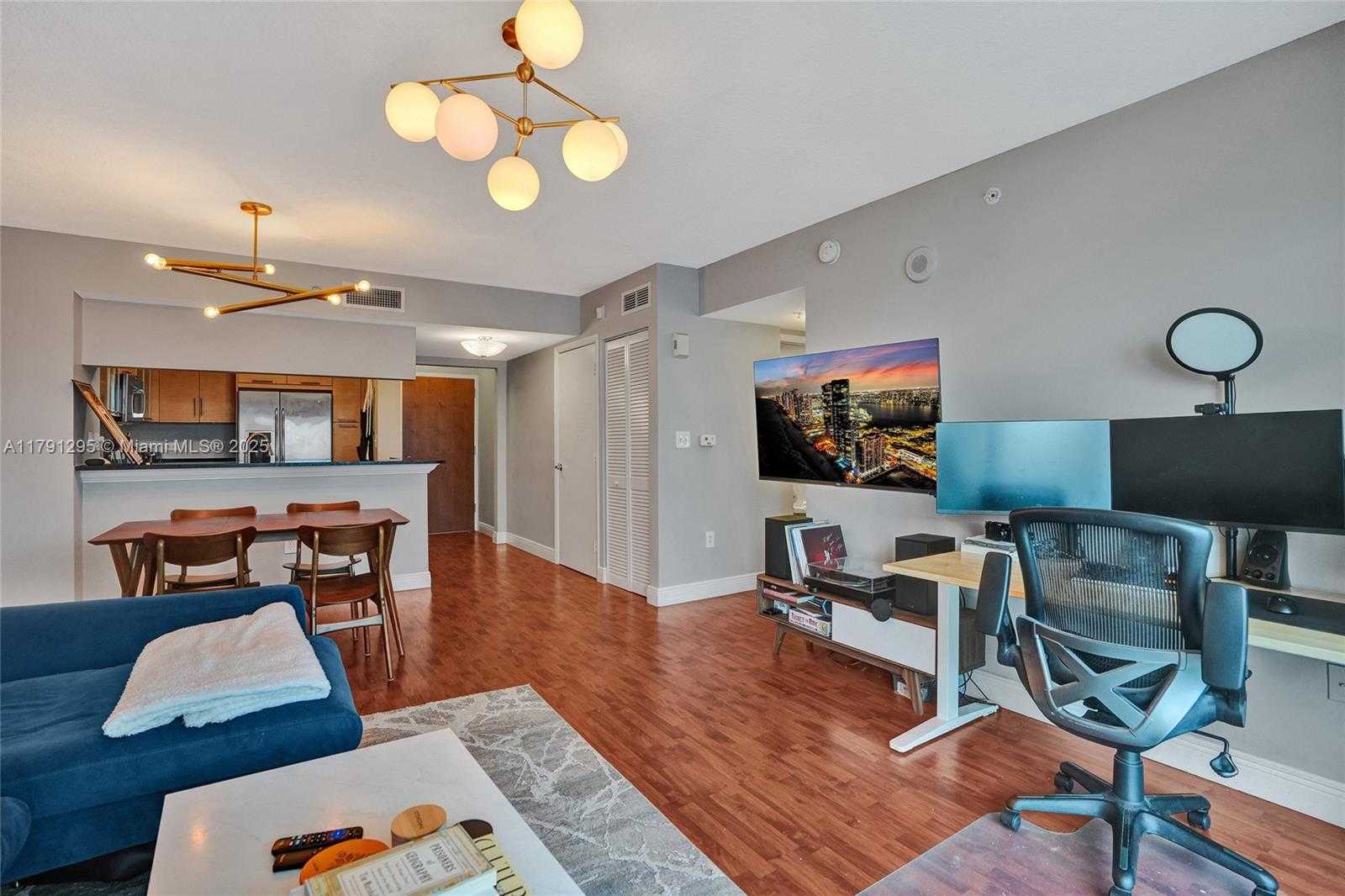 Small Image of 31 SOUTH EAST 5TH ST #1505, Miami Number 3
