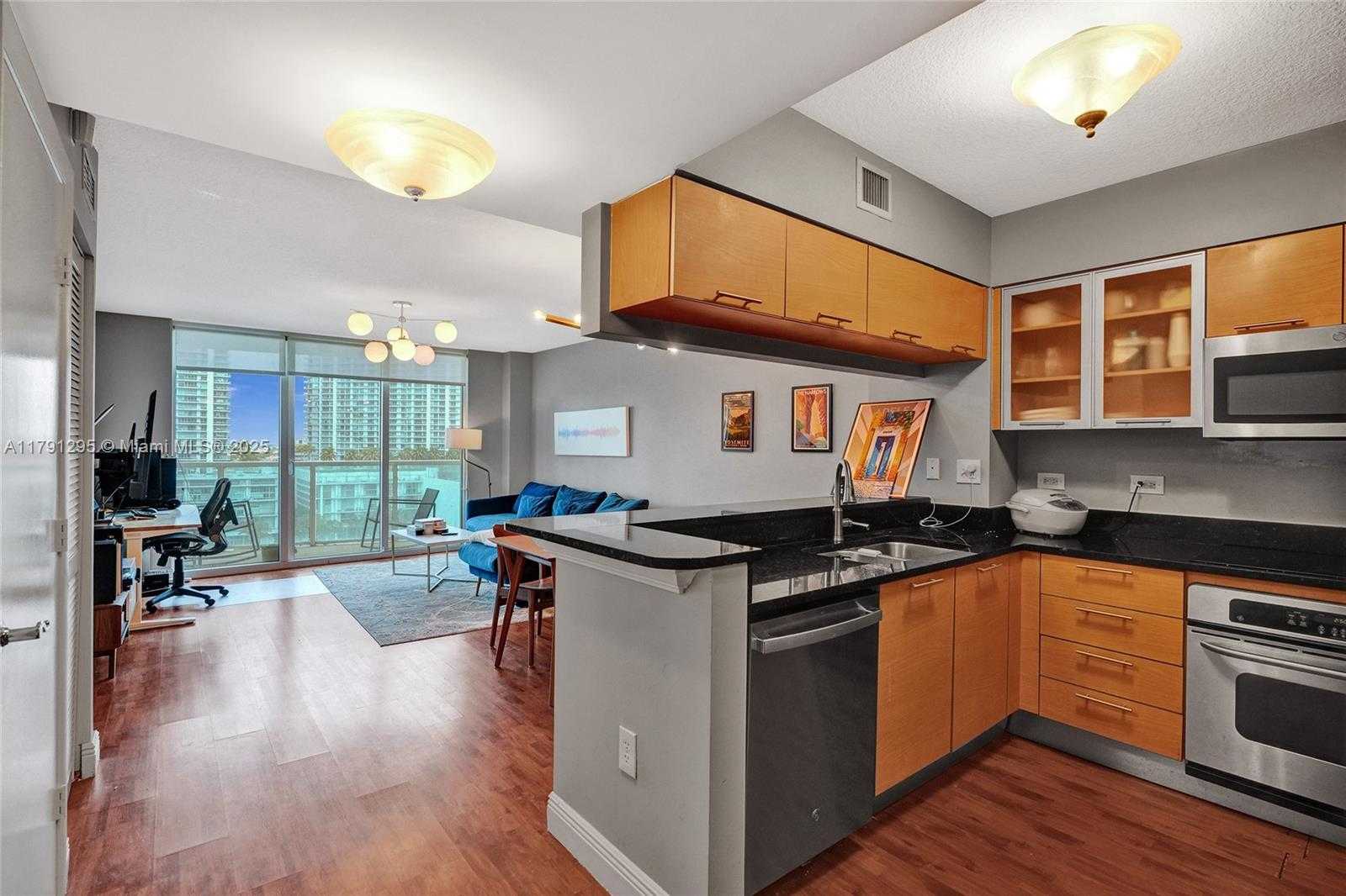 Small Image of 31 SOUTH EAST 5TH ST #1505, Miami Number 4