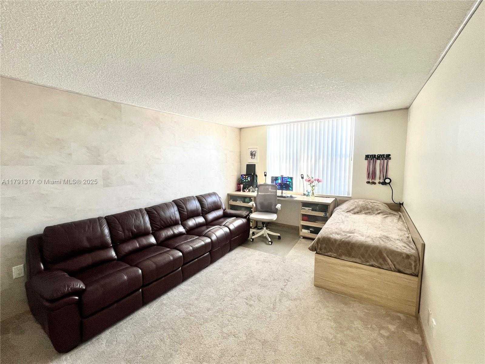 Small Image of 437 GOLDEN ISLES DR #14G, Hallandale Beach Number 12