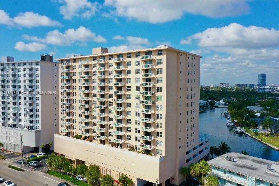 Small Image of 437 GOLDEN ISLES DR #14G, Hallandale Beach Number 14