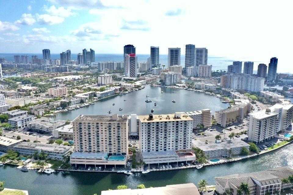 Small Image of 437 GOLDEN ISLES DR #14G, Hallandale Beach Number 19