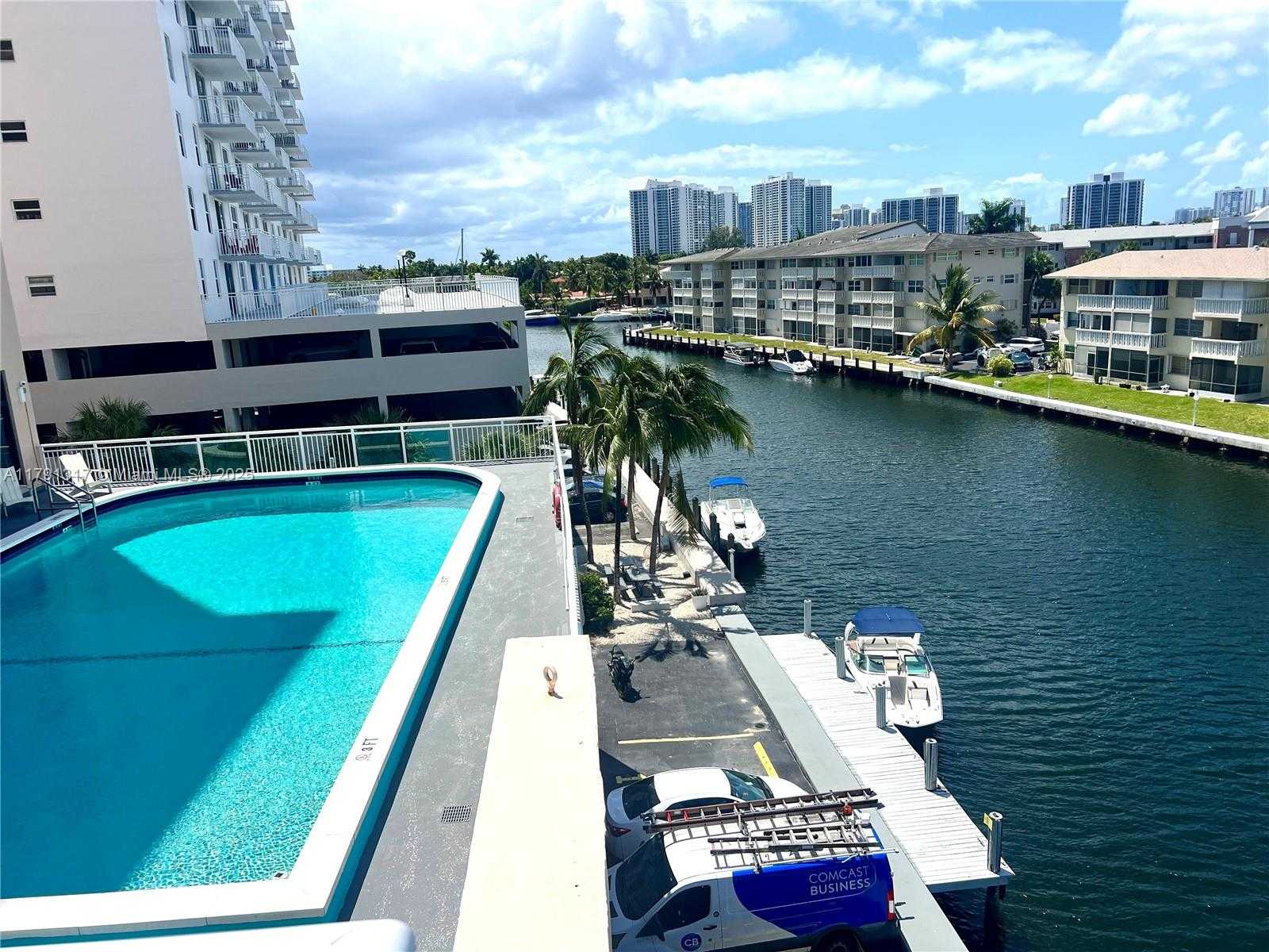 Small Image of 437 GOLDEN ISLES DR #14G, Hallandale Beach Number 25